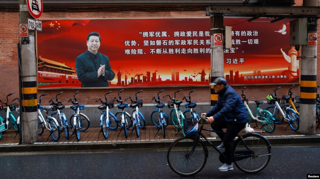 两会前上海街头的习近平画像 （2021年3月1日）