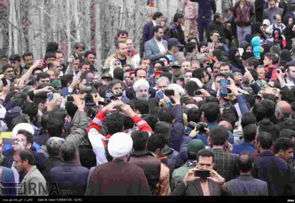 بازدید حسن روحانی از مناطق سیل زده آذربایجان شرقی عکس: علی حامد حق دوست 