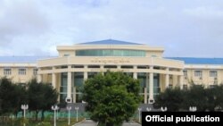 စစ္ေတြတကၠသုိလ္ 