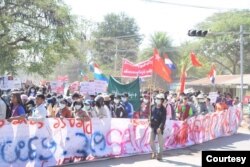 စစ္အာဏာသိမ္းမႈကို ဆန္႔က်င္ဆႏၵျပတဲ့ ကယားျပည္နယ္က ျမင္ကြင္း။ (ဓာတ္ပံု - ကယားျပည္နယ္သပိတ္ေကာ္မတီ - ေဖေဖာ္ဝါရီ ၁၄၊ ၂၀၂၁)
