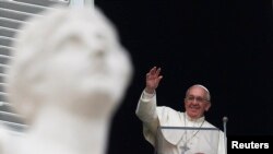 El papa Francisco se dirige a los más necesitados en su última homilía antes de Navidad.