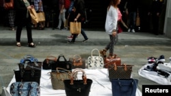 کیف های زنانه مارک دار اخیرا در بین خریداران و کلسیونرها محبوبیت فزاینده ای پیدا کرده