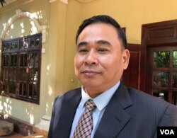 លោក មុត ចន្ថា អ្នកនាំពាក្យ និងជាជំនួយការផ្ទាល់របស់លោក កឹម សុខា ថ្លែងទៅកាន់អ្នកសារព័ត៌មាន នៅថ្ងៃទី១៧ ខែធ្នូ ឆ្នាំ២០១៩។ (កាន់ វិច្ឆិកា/VOA)