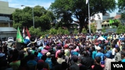 Unjuk rasa pengemudi becak motor di Yogyakarta, Kamis 22 Februari 2018 (Foto: VOA/Nurhadi)