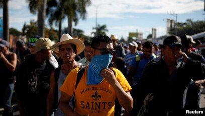 Nueva caravana de migrantes sale de El Salvador