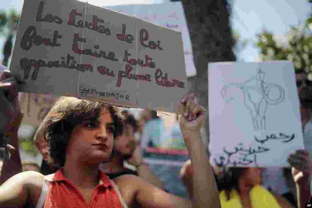 گروهی از مردم در مراکش به محاکمه یک زن روزنامه نگار به نام &laquo;هاجر ريسونی&raquo; معترض هستند. آنها خواستار آزادی او هستند. دادگستری او را به جرم سقط جنین بازداشت کرده و احتمال دارد او را به دو سال زندان محکوم کند.&nbsp;
