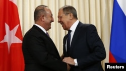 Mevlut Çavuşoglu û Sergey Lavrov