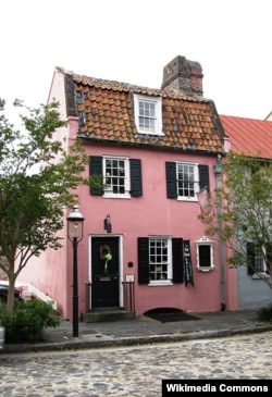 The Pink House, oldest stone building in Charleston