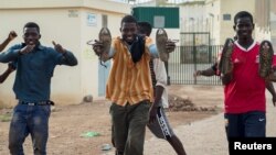 Des migrants africains ont passé la frontière rde l'Espagne, à Melilla, le 26 juin 2016.