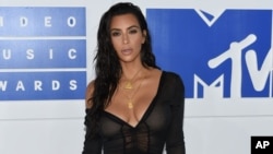 Kim Kardashian West fue víctima de un robo a mano armada en París, pero salió ilesa.