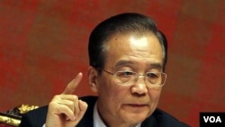 Perdana Menteri Wen Jiabao menyerukan diakhirinya monopoli bank-bank negara di Tiongkok.