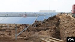 FILE: A 10-megawatt solar farm in Svay Rieng province’s Bavet city on Cambodia's eastern border with Vietnam on June 17, 2017, ahead of its August operation. (Sun Narin/VOA Khmer) 