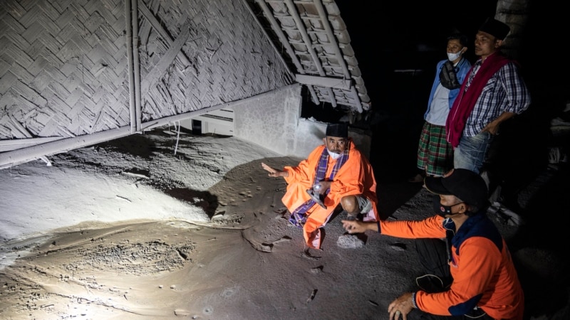 Une éruption volcanique fait au moins 13 morts en Indonésie