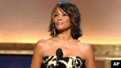 El documental "Whitney: Can I Be Me" se estrenó en agosto de 2017 en Showtime, una unidad de CBS Corp, y la BBC la emitió en el Reino Unido.