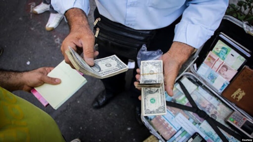 خرید و فروش دلار در بازار ایران - آرشیو