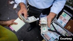 معامله دلار در بازار آزاد ایران - آرشیو