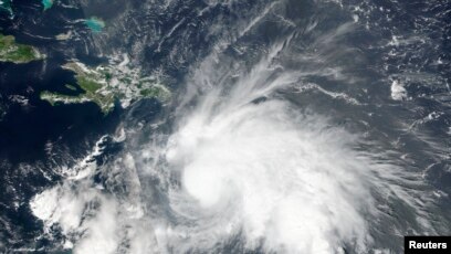 L Ouragan Matthew Menace La Jamaique Et Haiti