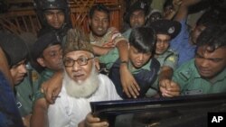 Matiur Rahman Nizami, pemimpin partai Islamis Jamaat-e-Islami Bangladesh (baju putih) dikenai tuduhan kejahatan perang (foto: dok).