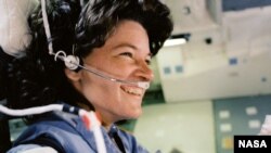 美國第一位女太空人莎李賴德 (美國太空總署攝於1983年)