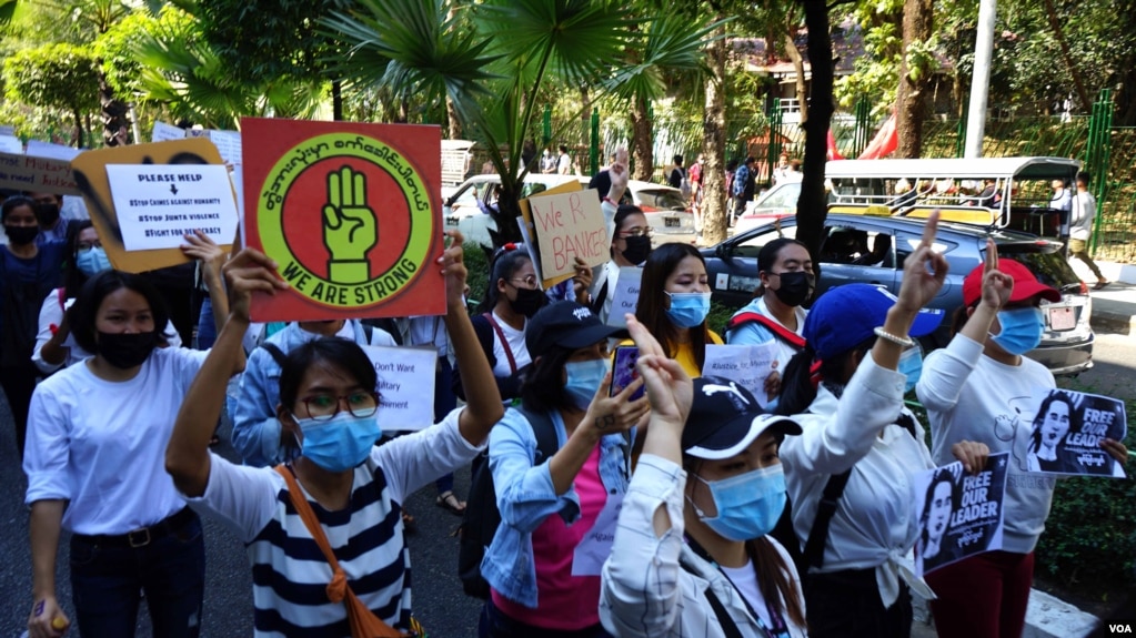 仰光反对缅甸军事政变的抗议活动（2021年2月9日）。(photo:VOA)