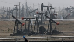Biden ordena liberar reservas petroleras