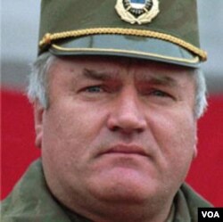 Jenderal Serbia Ratko Mladic yang terlibat kejahatan perang semasa Perang Bosnia tahun 1990-an.