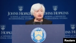 美国财政部长耶伦在约翰·霍普金斯大学就美中经济关系发表讲话。（2023年4月20日）