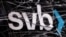 지난 10일 폐쇄된 미국 실리콘밸리은행(svb)의 로고가 깨져있는 모습