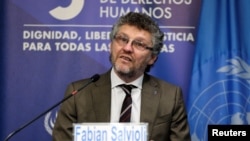 Fabián Salvioli, relator especial de la ONU sobre la promoción de la verdad, durante una rueda de prensa en Bogotá, el 29 de septiembre de 2023.