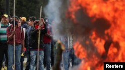 Manifestantes protestan contra el presidente de Ecuador, Lenín Moreno, en Quito el 8 de octubre de 2019. REUTERS/Ivan Alvarado.