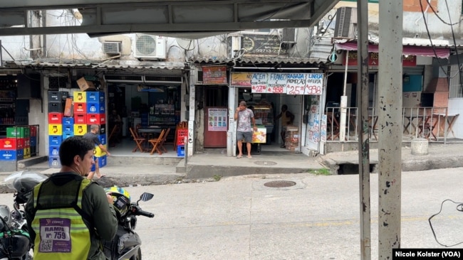 La mayoría de las personas que viven en Rocinha son del noreste brasileño, que llegaron en busca de mejoras económicas