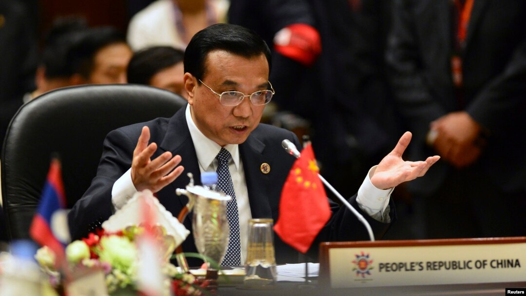 PM China Li Keqiang memberikan pidato pada KTT ASEAN di Bandar Seri Begawan, Brunei (9/10). Li Keqiang khawatir kemungkinan AS menunggak pembayaran utangnya.