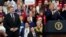 El presidente Donald Trump habla en apoyo del candidato republicano Rick Saccone, durante un mitin en Moon Township, Pensilvania, el sábado 10 de marzo.