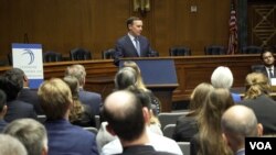 미국 상원 외교위 소속 크리스 머피 의원이 지난 24일 군축비확산센터 주최로 열린 토론회에서 기조연설을 했다.