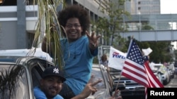 Em festa. Partidário de Obama celebram nas ruas após vitória eleitoral