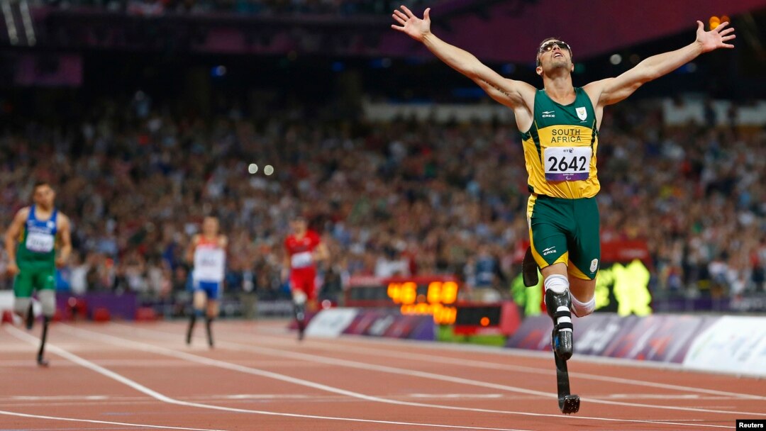 Oscar Pistorius saat menjuarai final 400 meter dalam Paralimpiade London (8 September 2012). 