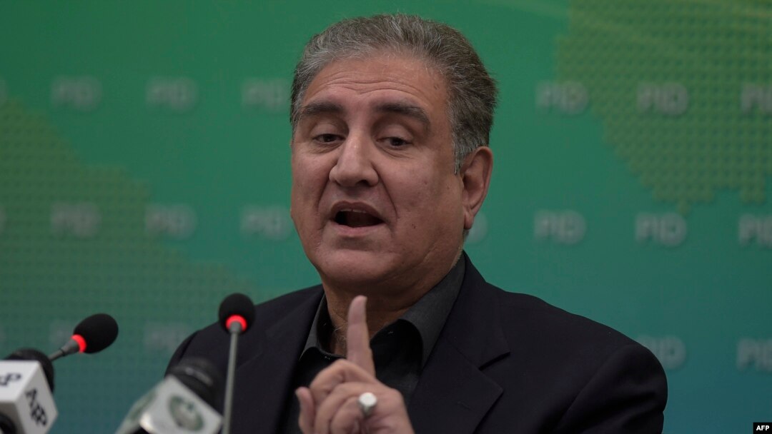 د زیارت په ورځ د سي اېن اېن کوربنې بې یانه ګولاډریګا سره خبرو کې شاه محمود قرېشي وویل چې د "روابطو باوجود" اسرایل د مطبوعاتو جنګ بېلي. د سي اېن انې کوربنې بیا زر د شاه محمود قریشي نه وضاحت وغوښتلو چې هغه د "کنکشنز" یا د روابطو نه څه مطلب دی
