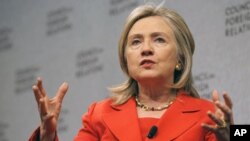 Secretary of State Hillary Rodham Clinton speaks at the Council on Foreign Relations in Washington, Sept 2010 (file photo)