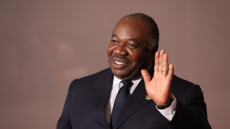 Le président Bongo à une cérémonie 10 mois après son AVC