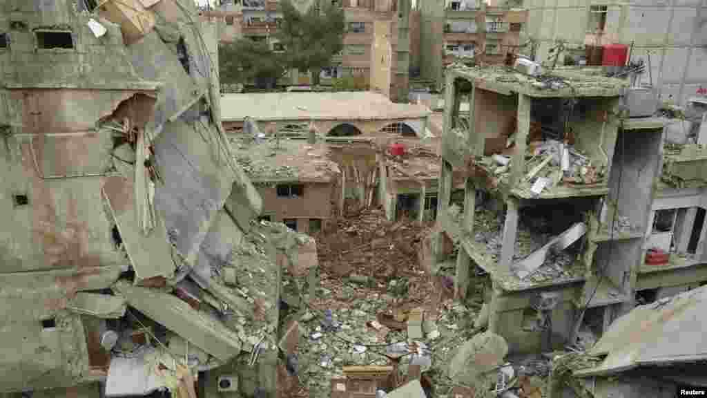 بمباری کے بعد عمارتوں کو شدید نقصان پہنچا
