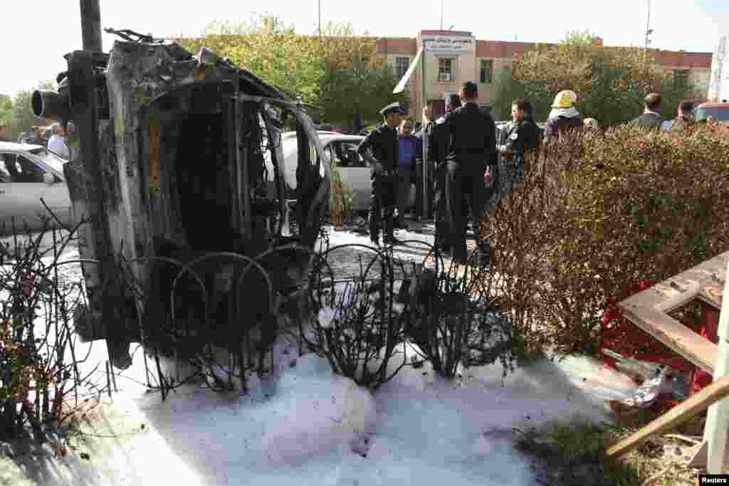 İntiharçı avtomiobilə yerləşdirilmiş bombanı partladıb - İrbil, 19 noyabr, 2014 &nbsp;