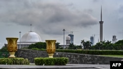 Masjid Agung Istiqlal di Jakarta, terlihat dari taman pusat ibu kota di Jakarta, 12 Desember 2019. (Foto: dok).