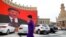 资料照片：新疆喀什的主要广场显示中共领导人习近平的巨大屏幕。(2018年9月6日)