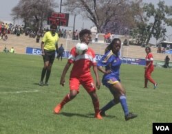 Abanye abadlali benguqu abakumcintiswano weCOSAFA Women's Championships koBulawayo.