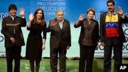 Los presidentes de Bolivia, Evo Morales; de Argentina, Cristina Fernández; de Uruguay, José Mujica; de Brasil, Dilma Rousseff y de Venezuela, Nicolás Maduro, en la Cumbre del Mercosur.