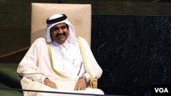 Emir Qatar Sheikh Hamad bin Khalifa al Thani mendukung pengiriman tentara Arab ke Suriah.