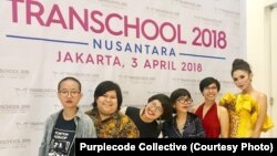 Pembukaan kelas Transchool di Jakarta, 3 April 2018, yang diramaikan dengan kehadiran anggota “Purplecode Collective” yang merupakan teman kelompok transgender. (Foto: Purplecode Collective)