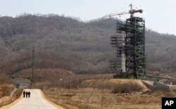 지난 2012년 4월 북한이 인공위성 발사를 위한 은하-3호 로켓을 공개했다.