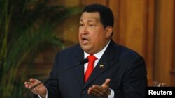 Chávez protesta por el fallo a favor de un venezolano acusado de atacar las embajadas de España y Colombia en 2003.