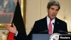 John Kerry ha dicho en una entrevista televisiva que no descarta ningun tipo de sanción contra Rusia por la invasión de Crimea.